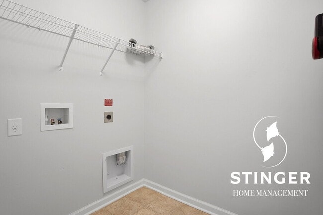 Building Photo - 108 Saluda Way