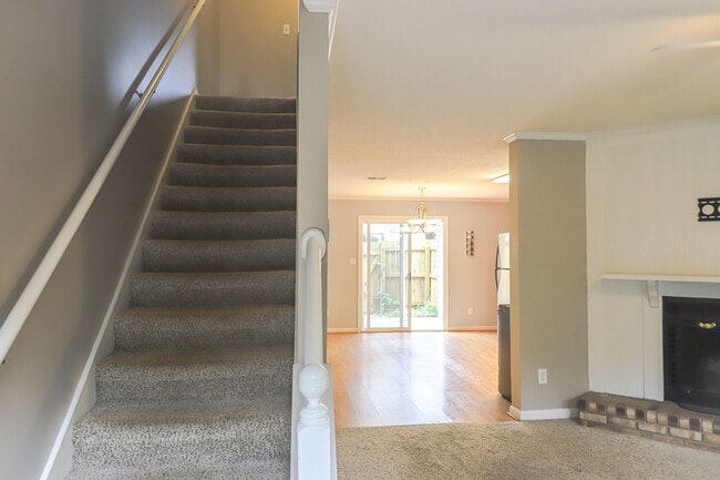 Building Photo - 2 Bedroom Townhome in Augusta!