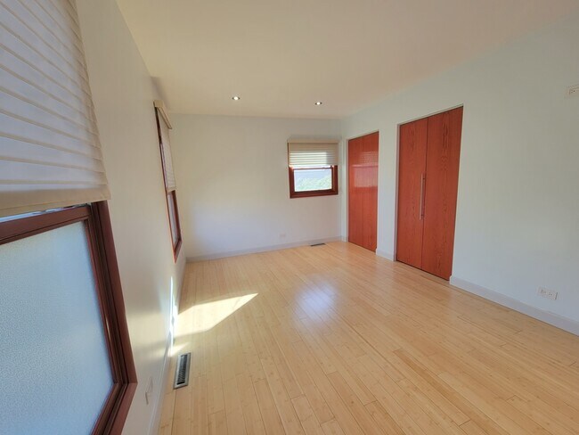 Building Photo - 342 Jervey Ln