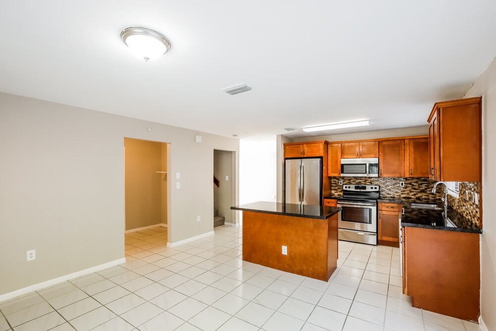 Building Photo - 10445 SW 158th Pl