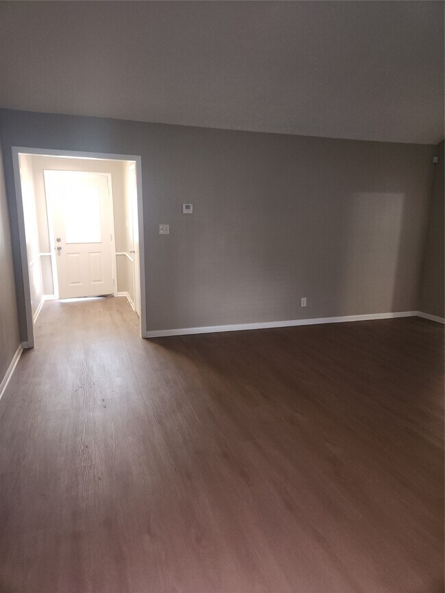Building Photo - 23918 Beaverwood Dr