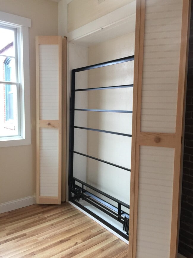 Building Photo - 368 Central St