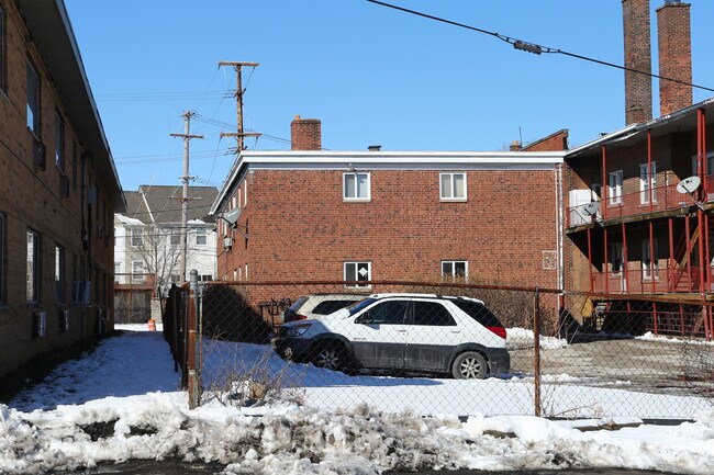 Building Photo - 17550 Lake Shore Blvd