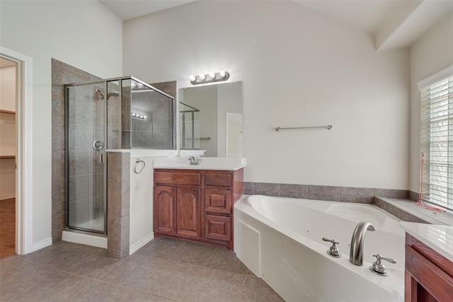 Building Photo - 10044 Dorsett Dr