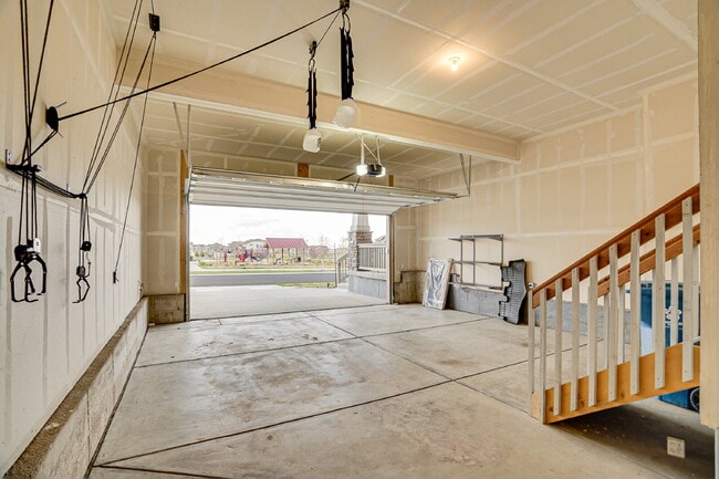Building Photo - $3,650.00 - 4 Beds 3 Baths Single Family H...