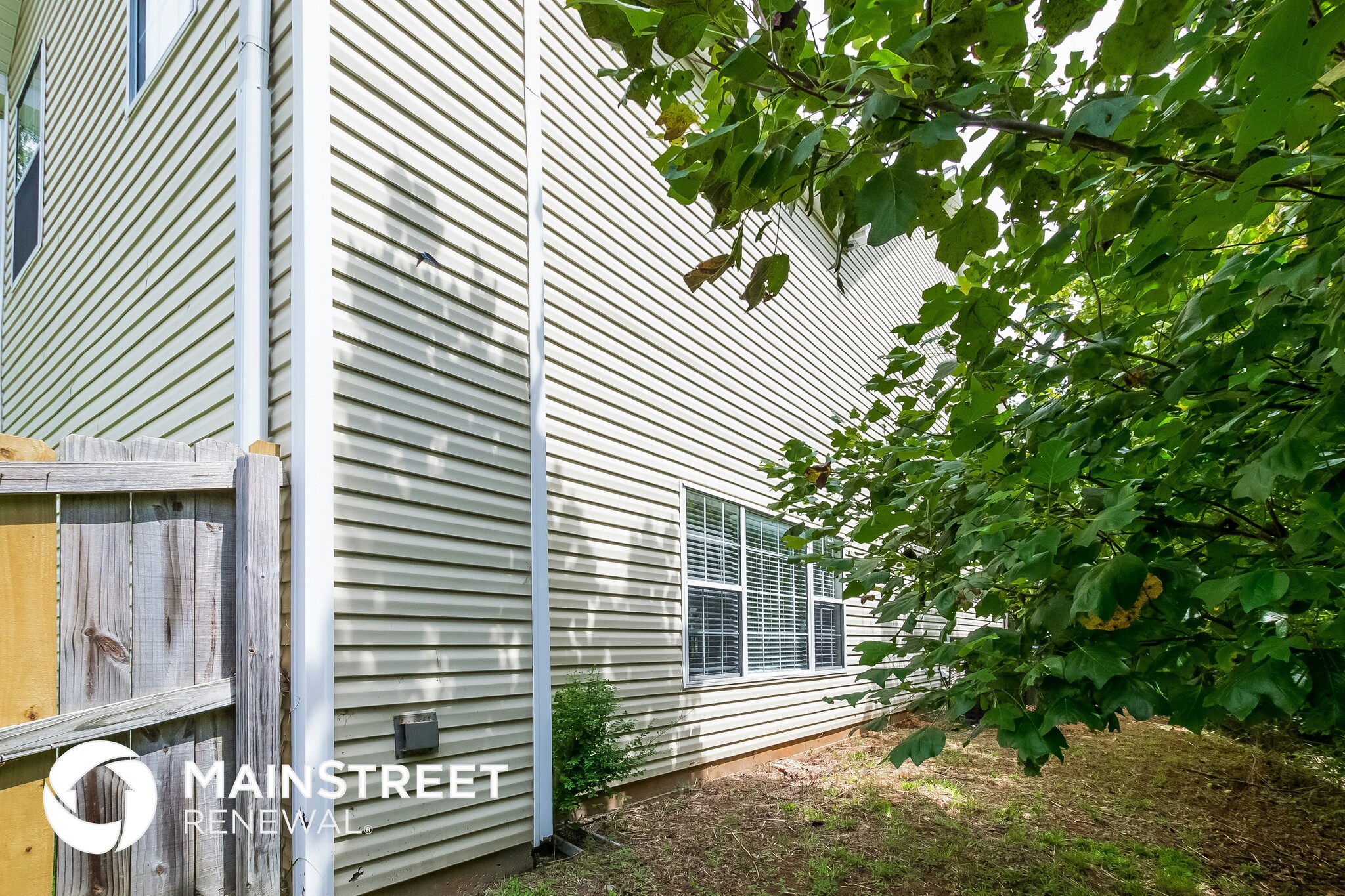 Building Photo - 4064 Robin Cir