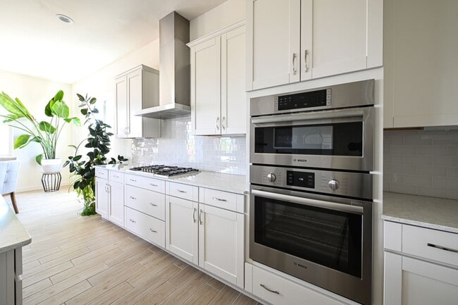 Building Photo - Stunning 3-Bedroom Home with Mountain Views in Tessera