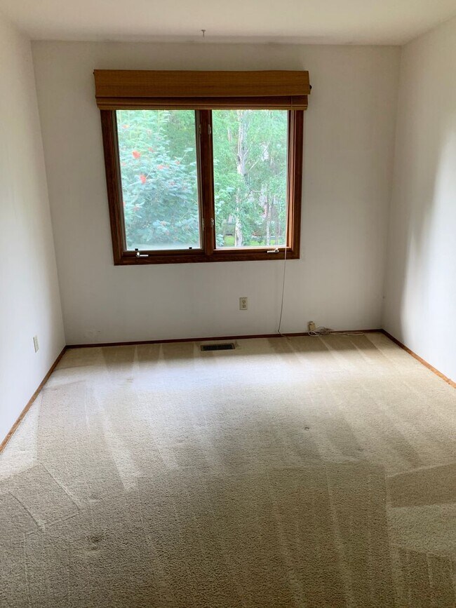 Building Photo - Oceanview 3BR 2.5BA | HUGE GARAGE | Washer & Dryer  | Dogs OK! >>> AVAILABLE NOW!