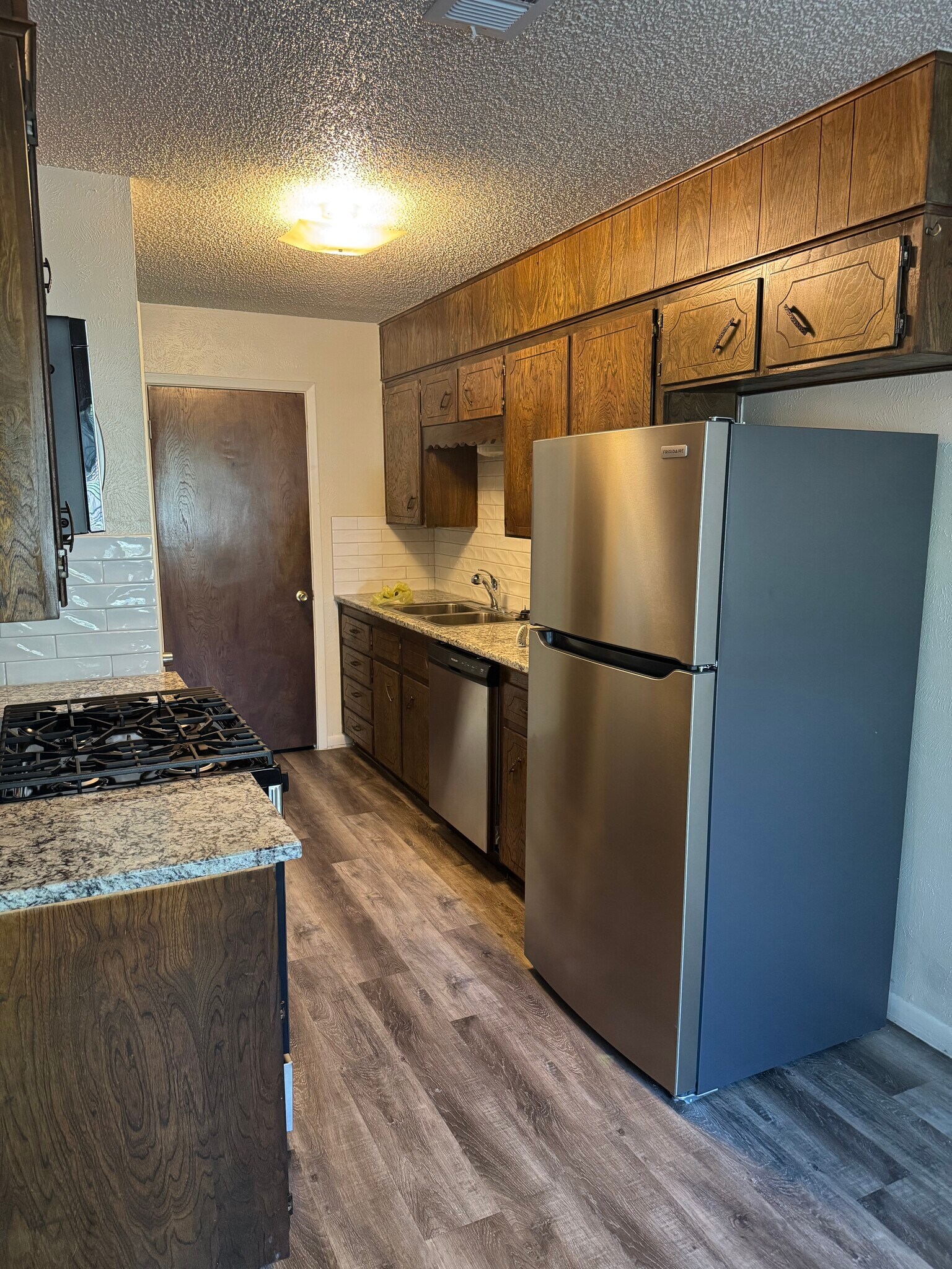 Kitchen - 1202 Wales Dr