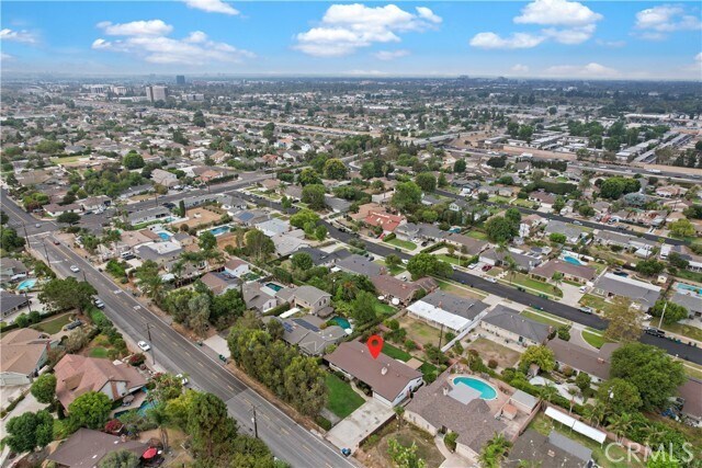 Building Photo - 13301 Yorba St