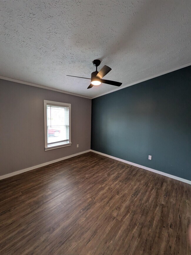 Building Photo - 11 Corn Hill Rd