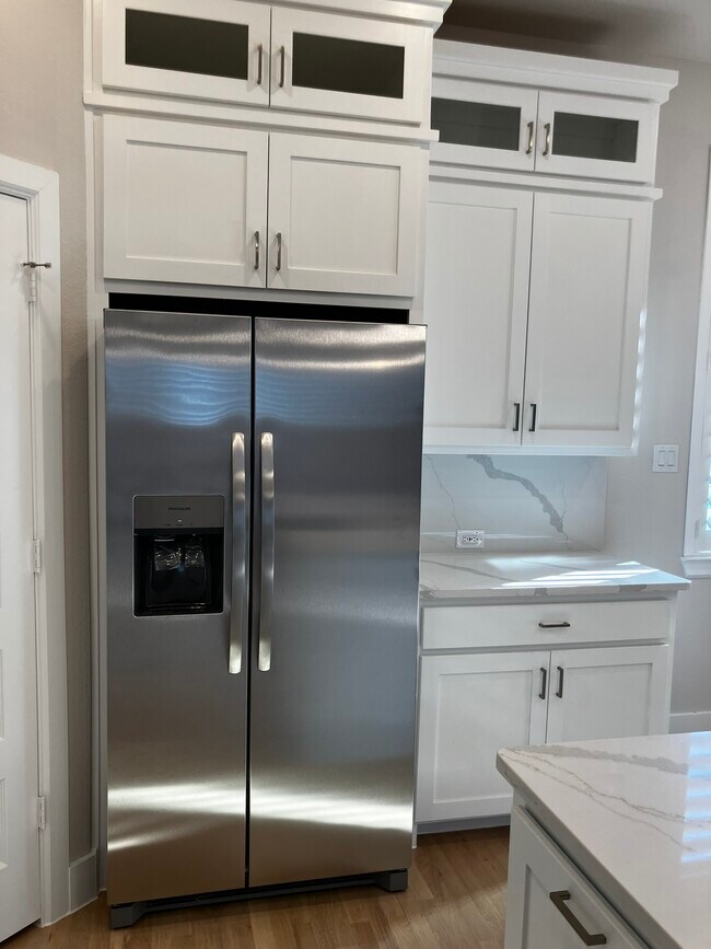 Building Photo - 1225 Marc Pl