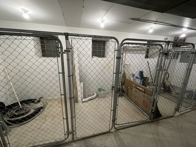 Storage Units - 1326 W George St