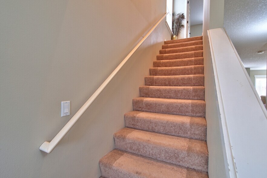 Building Photo - 17536 SW Parkway Ct