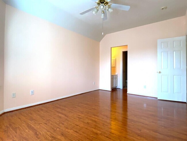 Building Photo - 14922 Cabin Run Ln