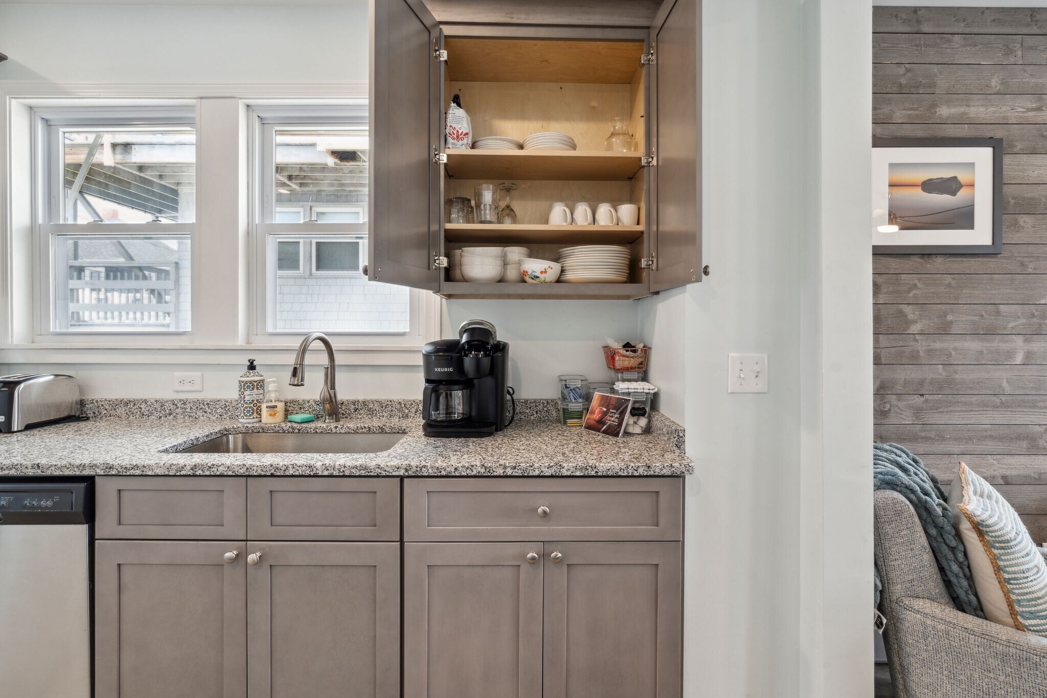 Kitchen - 61 Ocean Blvd