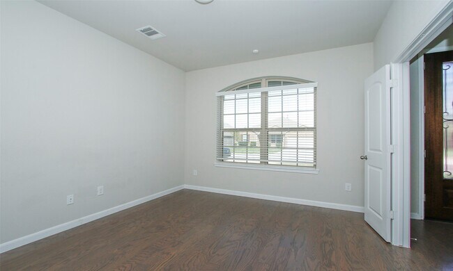 Building Photo - 14120 Sand Ridge Ct