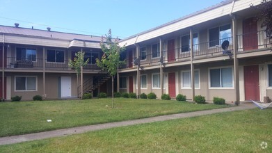 Building Photo - Cully Park Apartments