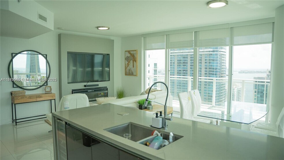 Building Photo - 1080 Brickell Ave