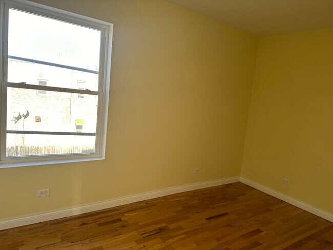 Building Photo - 720 N Homan Ave