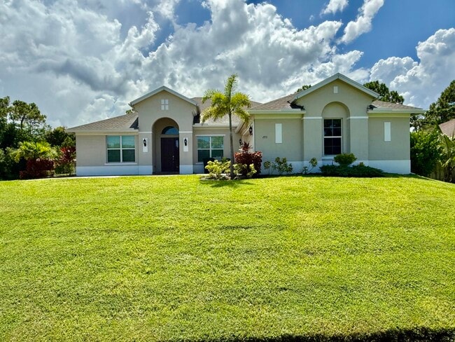 Building Photo - 293 SW Ridgecrest Dr