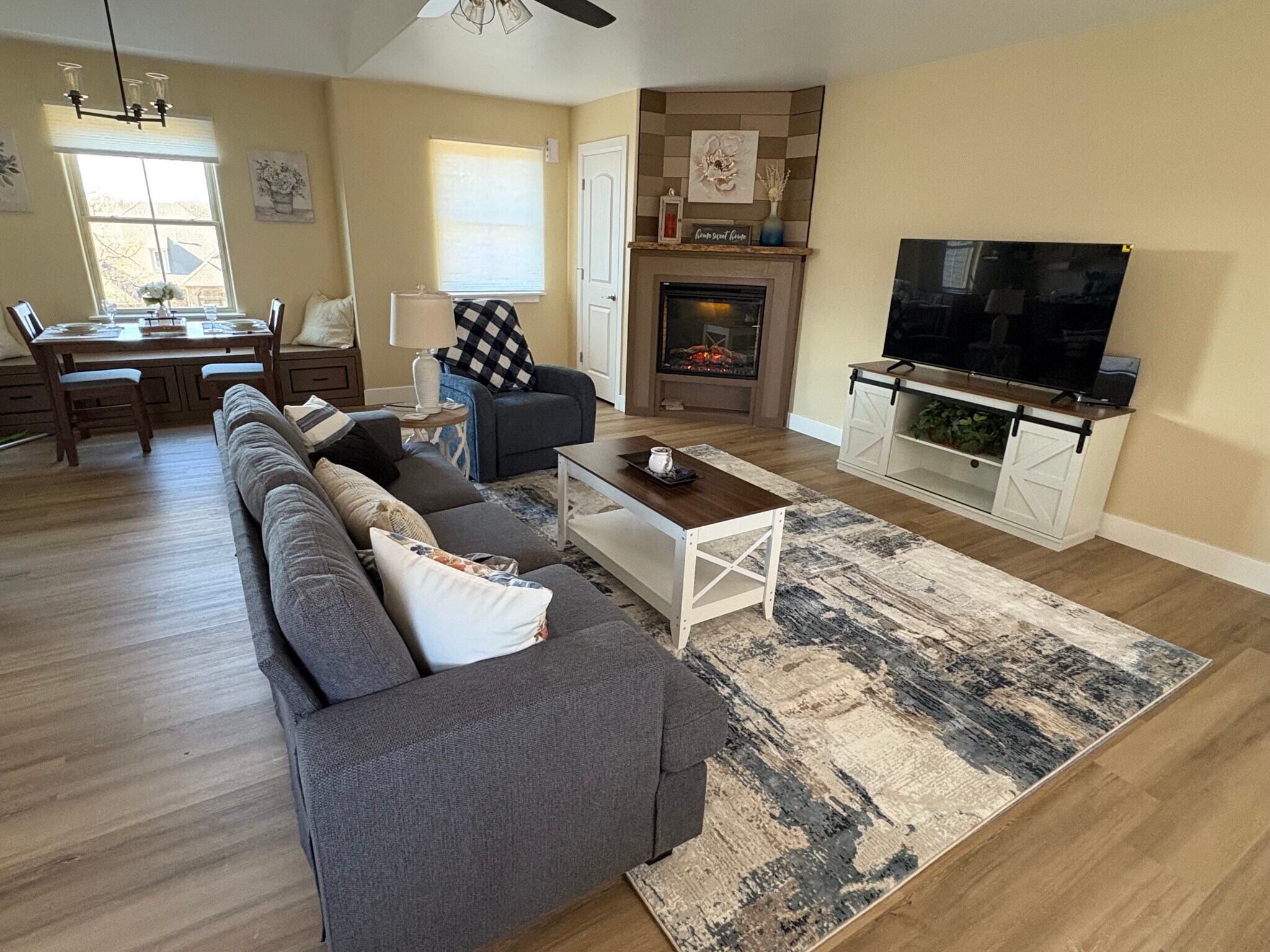 Building Photo - 8710 Palermo Dr