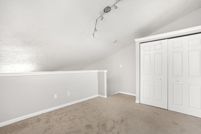 Building Photo - 224 E 13th St