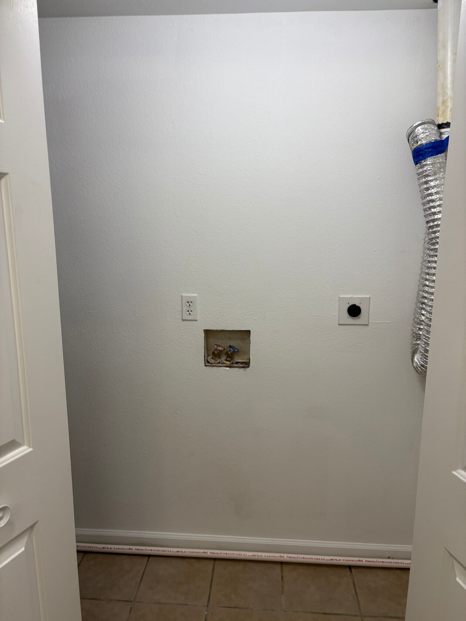 Building Photo - 2370 Old River Rd