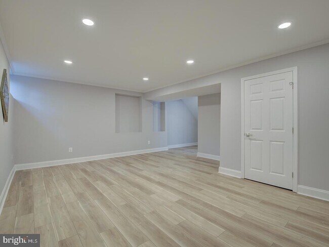 Building Photo - 20465 Waters Point Ln