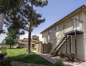 Building Photo - SPACIOUS EAST VALLEY LIVING IN PRIME MESA LOCATION WITH POOL ACCESS