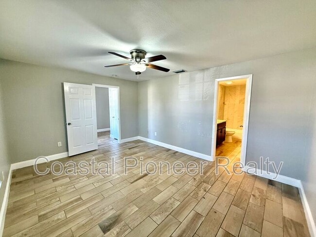 Building Photo - 7048 Hollowell Dr