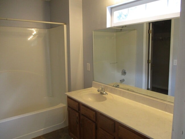 Building Photo - Cute one level house in High Point-