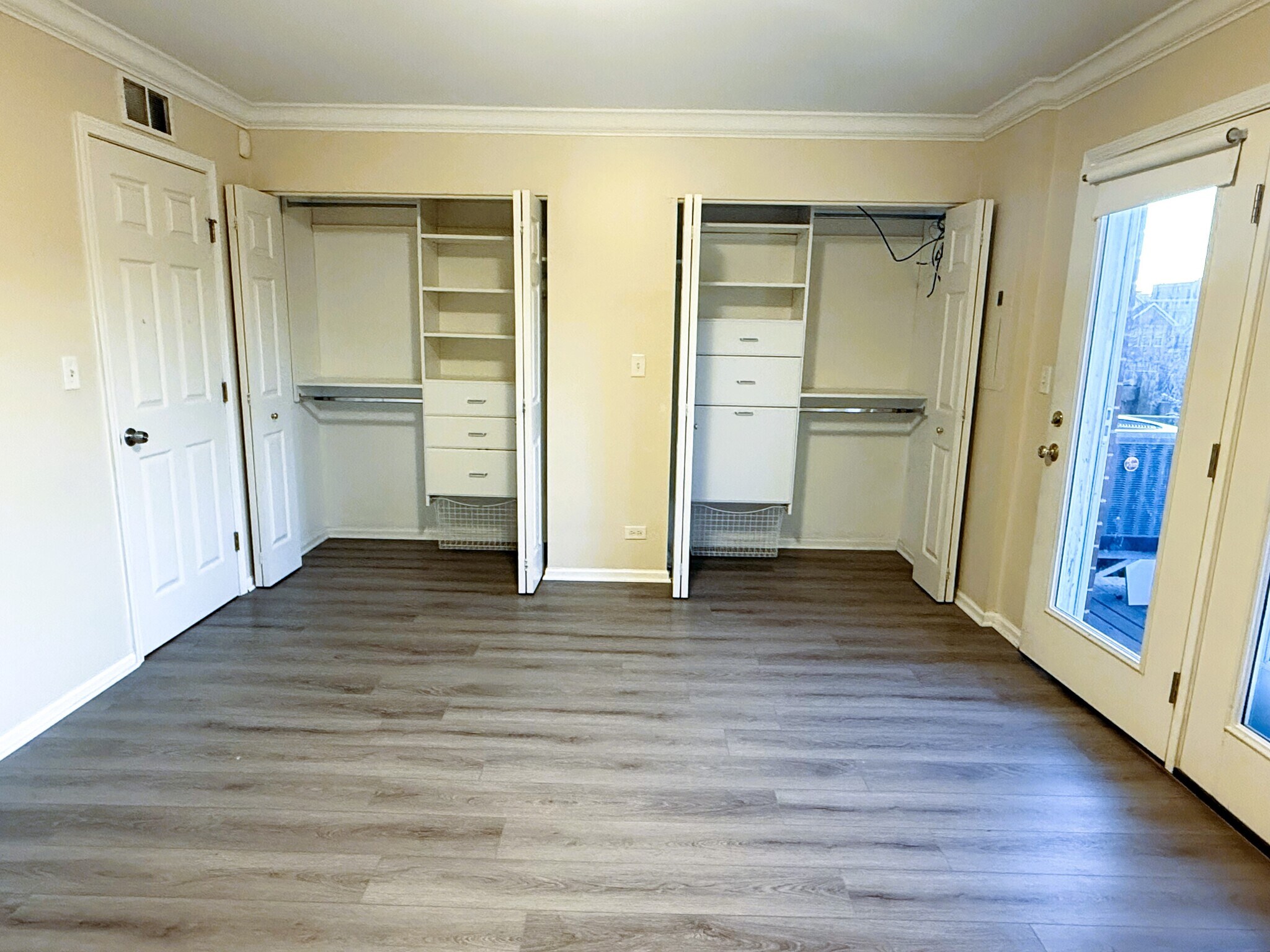 Building Photo - 1154 N Howe St