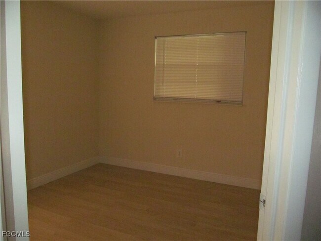 Building Photo - 1411 Caywood Cir S