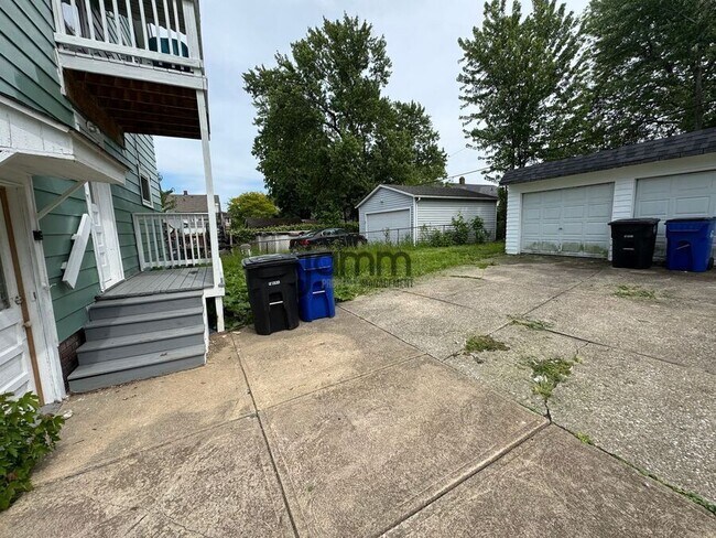 Building Photo - 3705 Cypress Ave