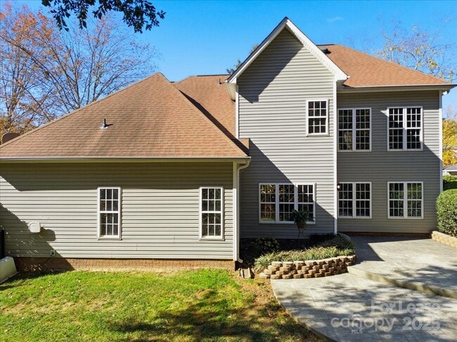 Building Photo - 7709 Sedgebrook Dr E