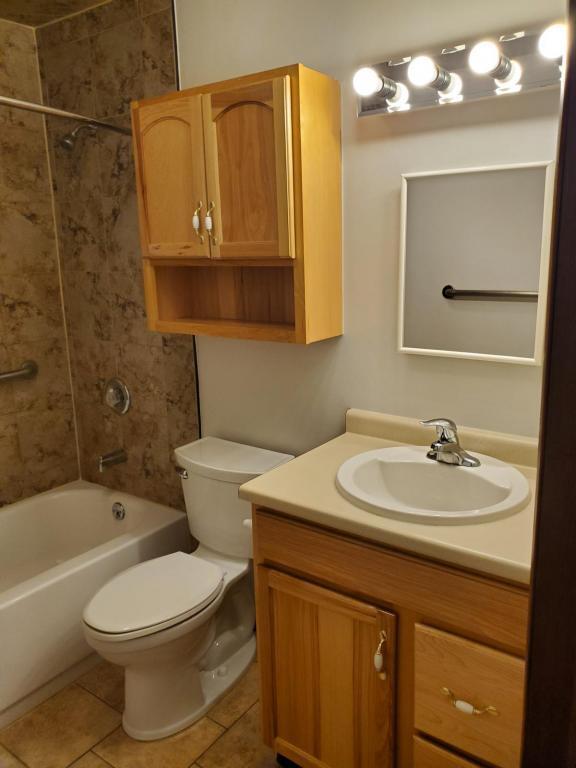 Building Photo - 60 Fredericka St