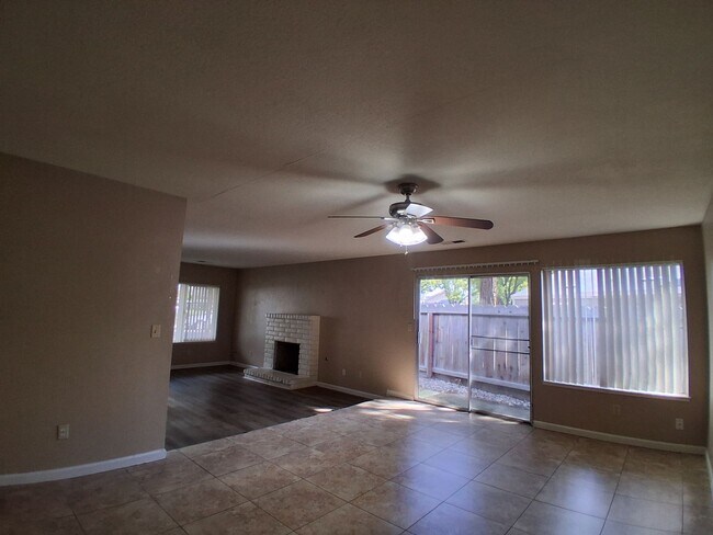 Building Photo - SanClemente3537