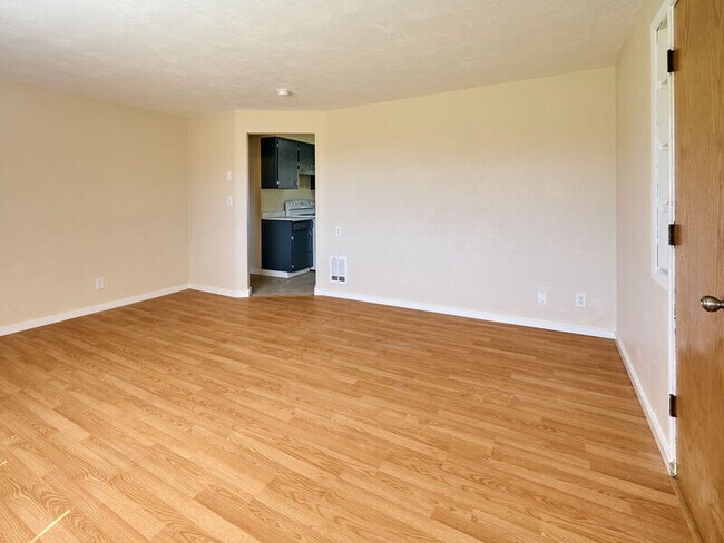 Building Photo - 485 1st St