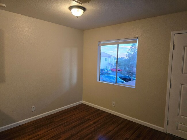 Building Photo - 1724 Breckenwood Ct