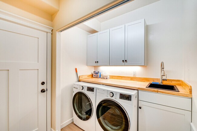 Building Photo - 5700 Winding Way