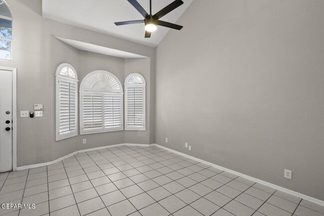 Building Photo - 12425 Red Sun Dr