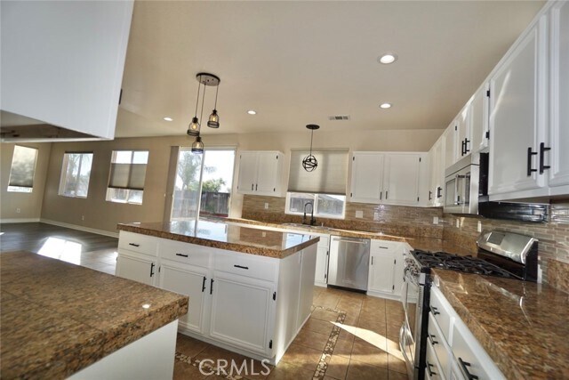 Building Photo - 35829 Country Park Dr