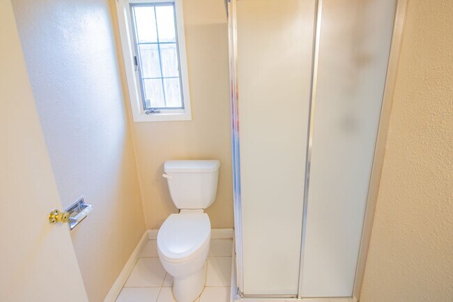 Building Photo - 3 Bedroom 2 bathroom house in Tech Terrace!
