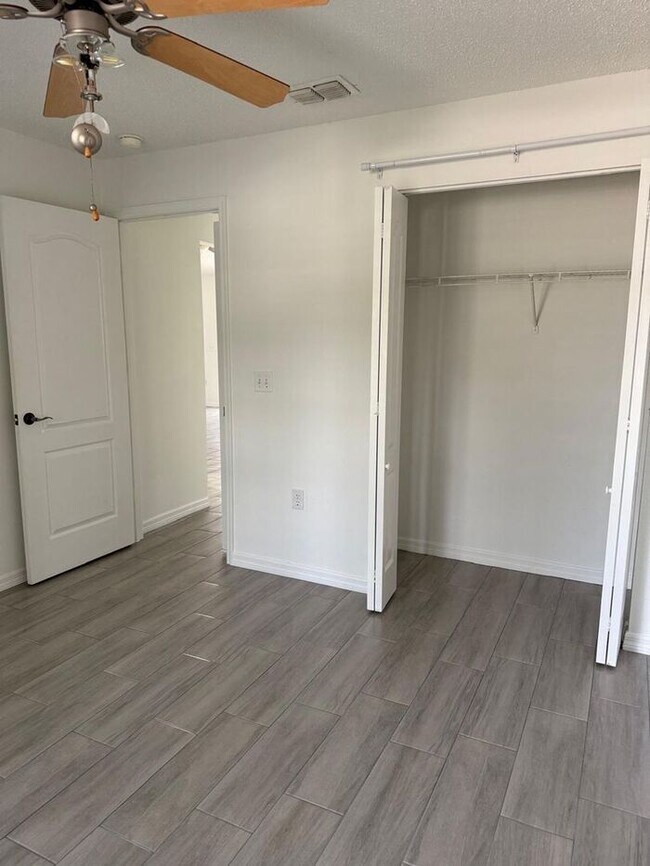 Building Photo - Spacious 3-Bedroom Home with Open Floor Plan – Great Location!