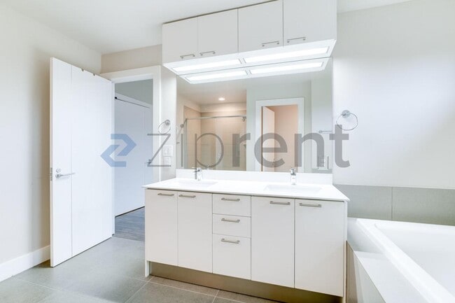 Building Photo - 12220 SE 251st Pl