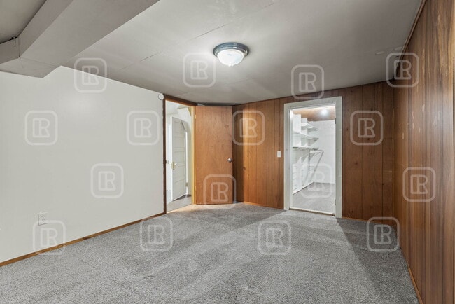 Building Photo - 808 E Mission Ave
