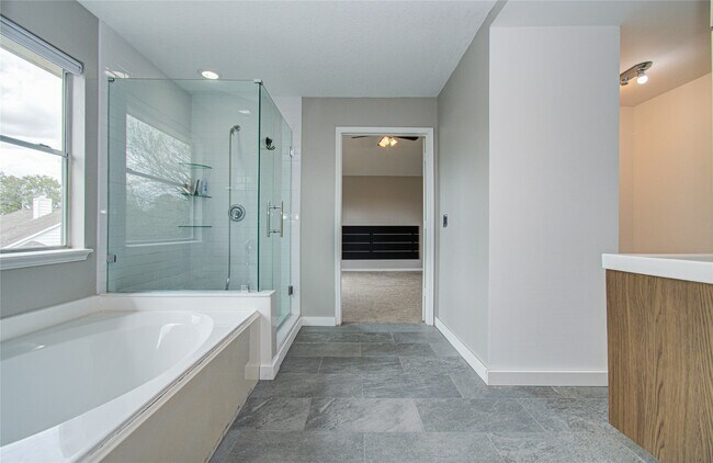 Building Photo - 6522 Everhill Cir