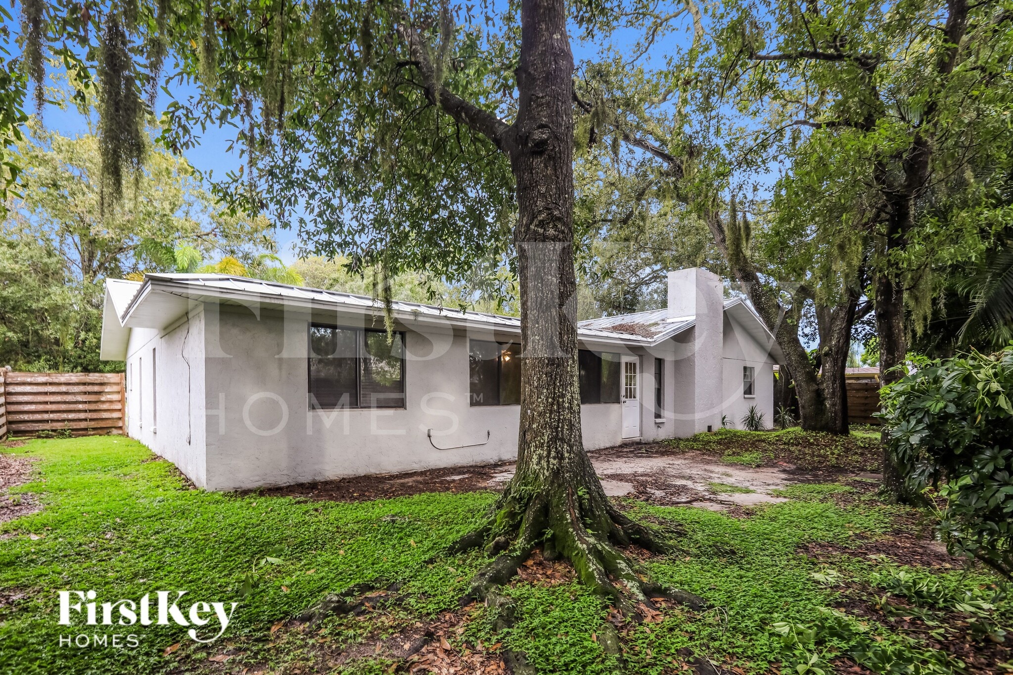 Building Photo - 8340 Brandeis Cir W