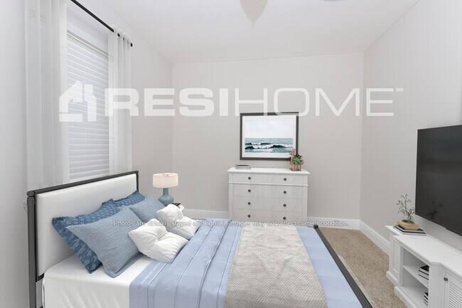 Building Photo - 9940 Spanish Isles Dr